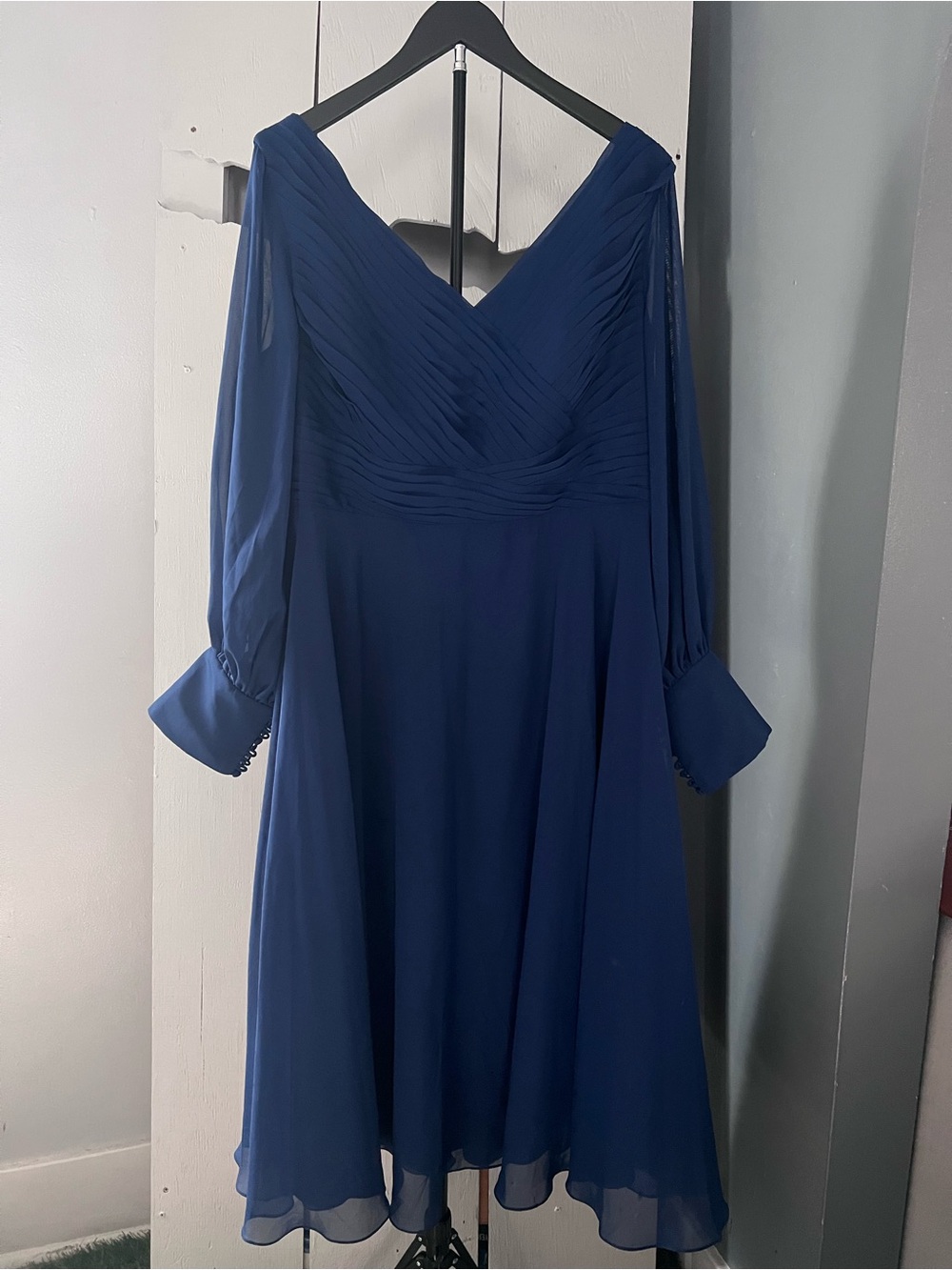 JJ's House Melantha Pleated Chiffon Dress Elegant V-Neck Navy Blue Size Size 18w